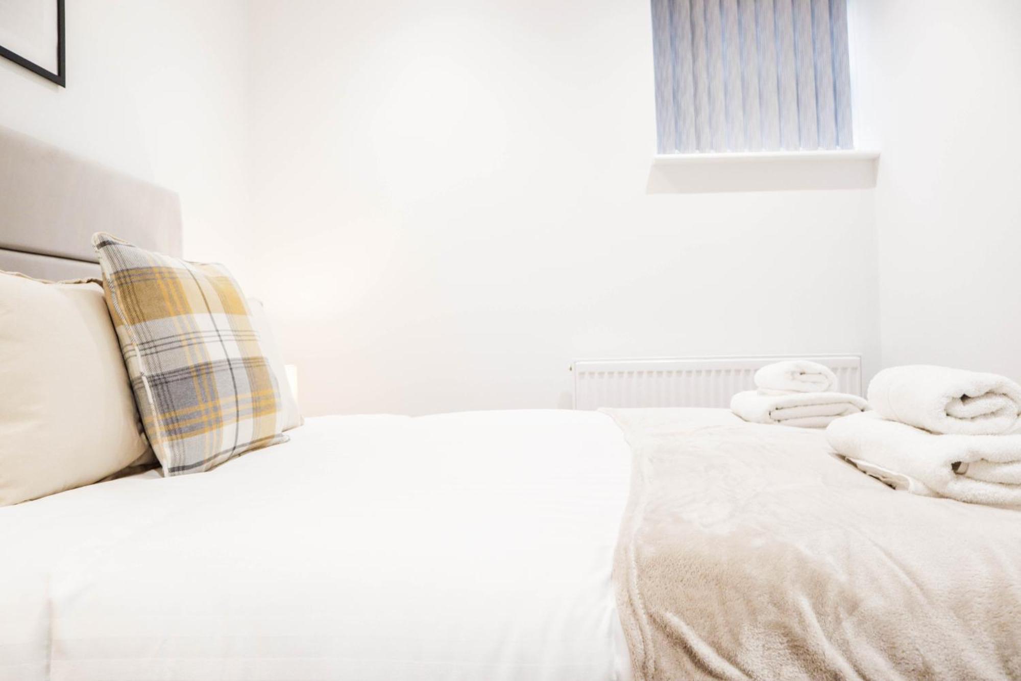 Modern 1-Bed Apartment In Buckinghamshire With Free Wifi, Parking & Garden High Wycombe Esterno foto