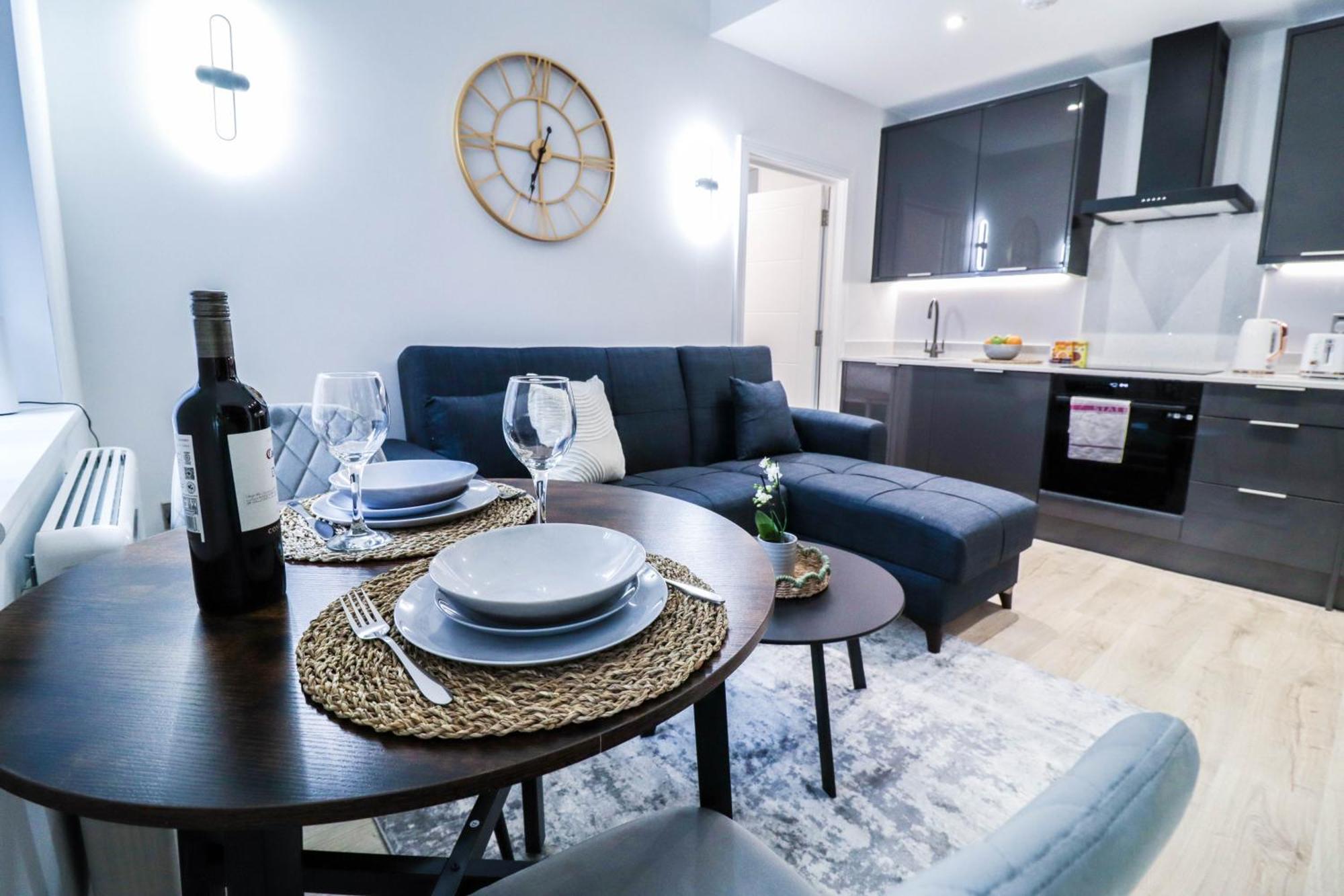 Modern 1-Bed Apartment In Buckinghamshire With Free Wifi, Parking & Garden High Wycombe Esterno foto