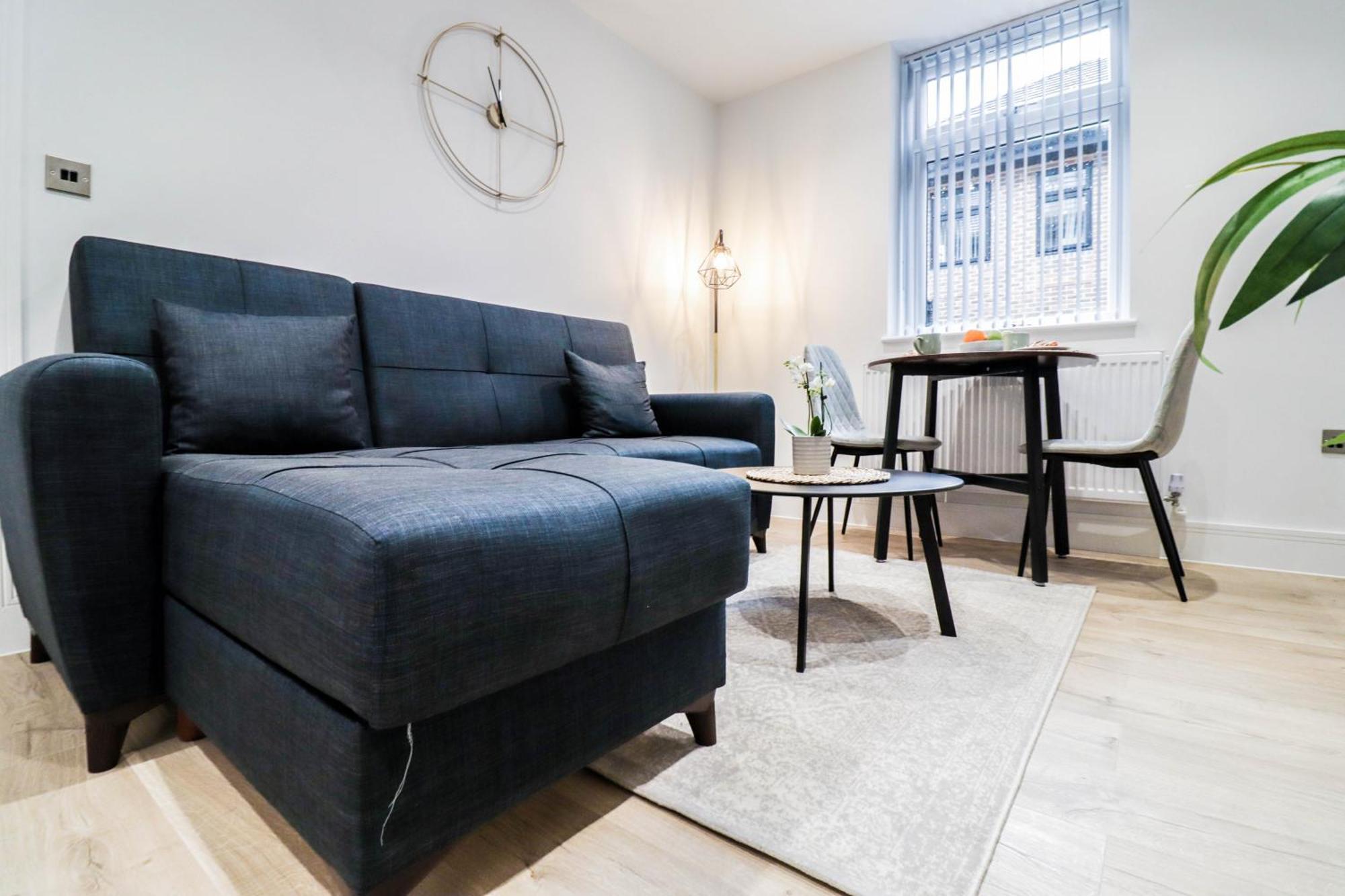 Modern 1-Bed Apartment In Buckinghamshire With Free Wifi, Parking & Garden High Wycombe Esterno foto