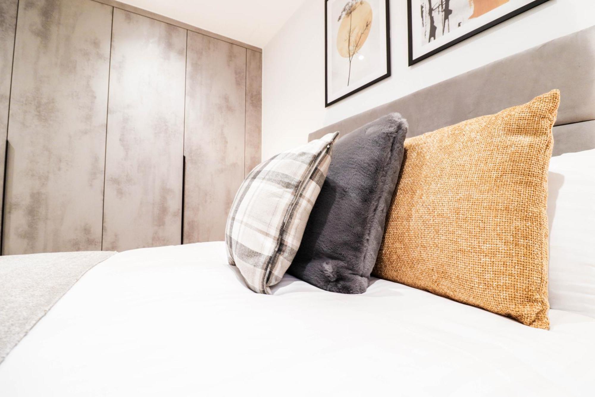 Modern 1-Bed Apartment In Buckinghamshire With Free Wifi, Parking & Garden High Wycombe Esterno foto