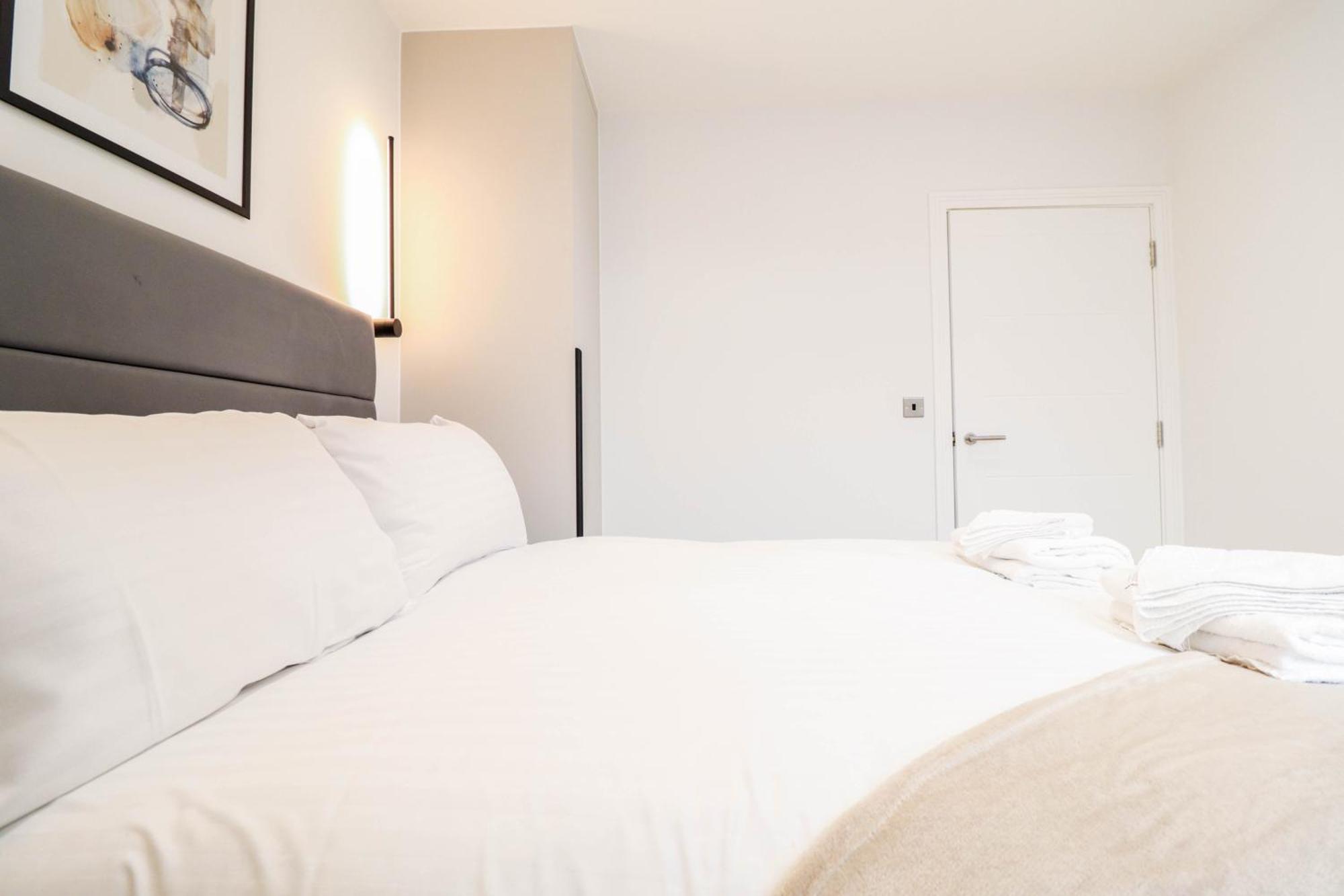 Modern 1-Bed Apartment In Buckinghamshire With Free Wifi, Parking & Garden High Wycombe Esterno foto