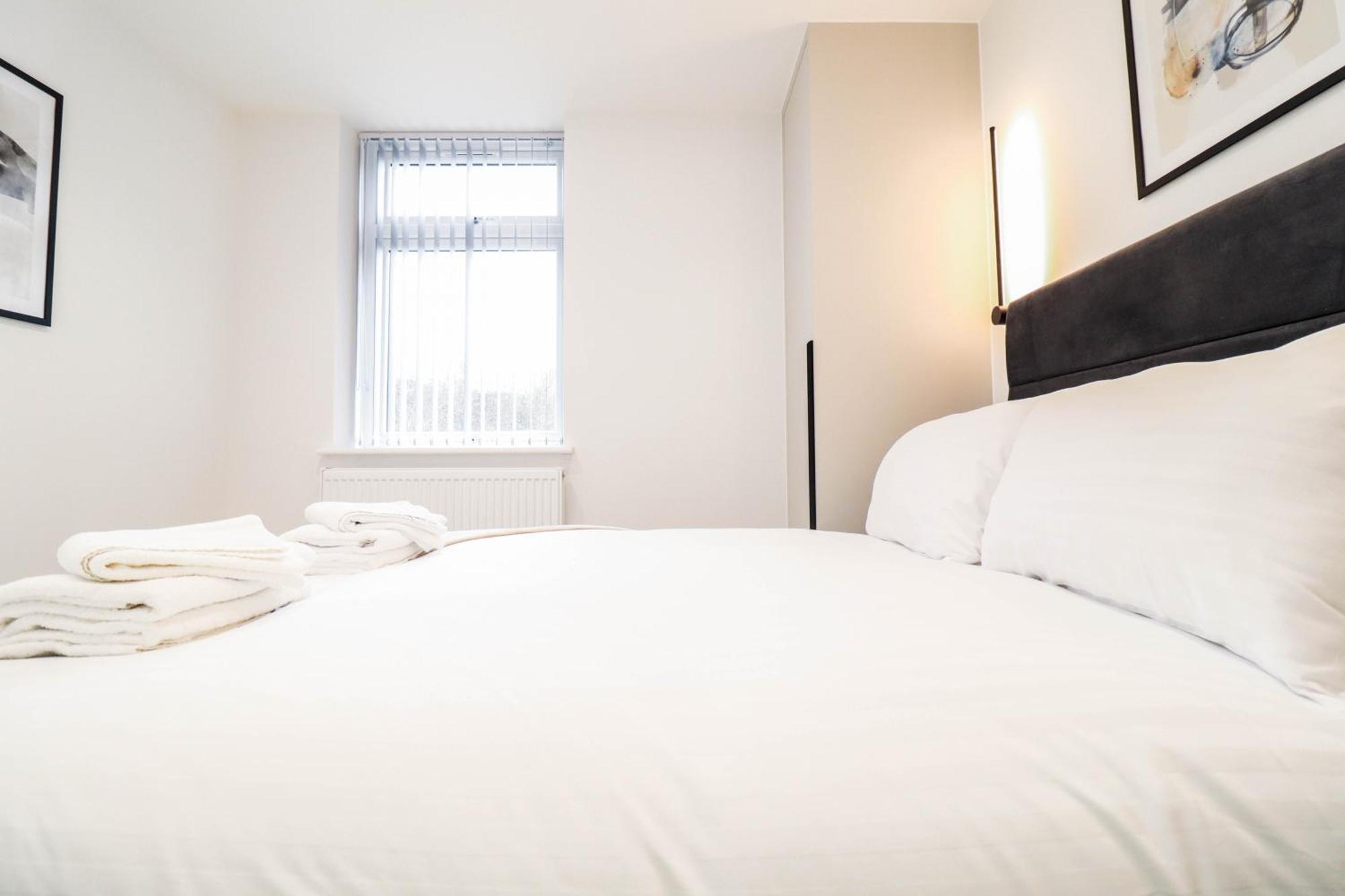 Modern 1-Bed Apartment In Buckinghamshire With Free Wifi, Parking & Garden High Wycombe Esterno foto