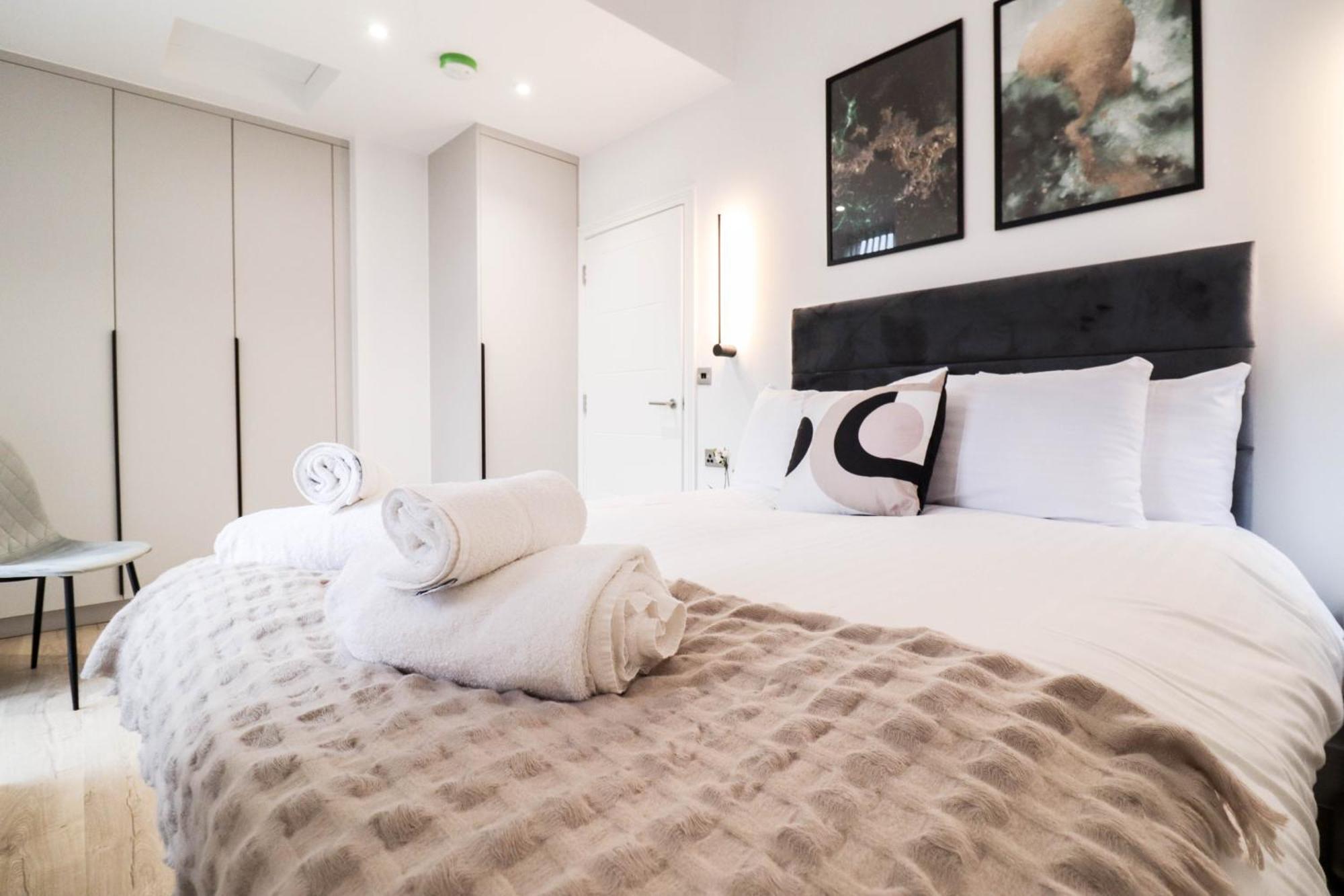 Modern 1-Bed Apartment In Buckinghamshire With Free Wifi, Parking & Garden High Wycombe Esterno foto