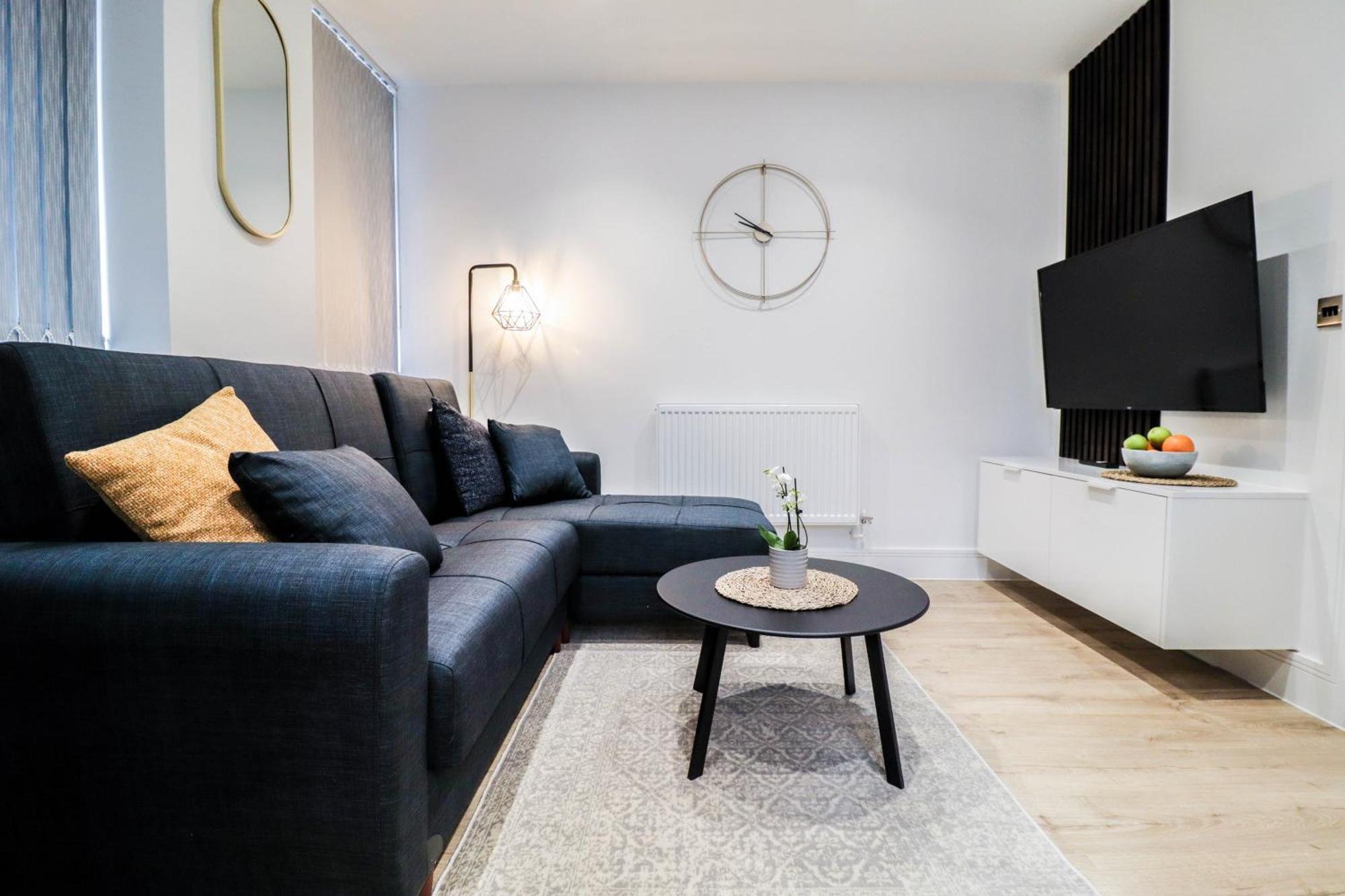 Modern 1-Bed Apartment In Buckinghamshire With Free Wifi, Parking & Garden High Wycombe Esterno foto