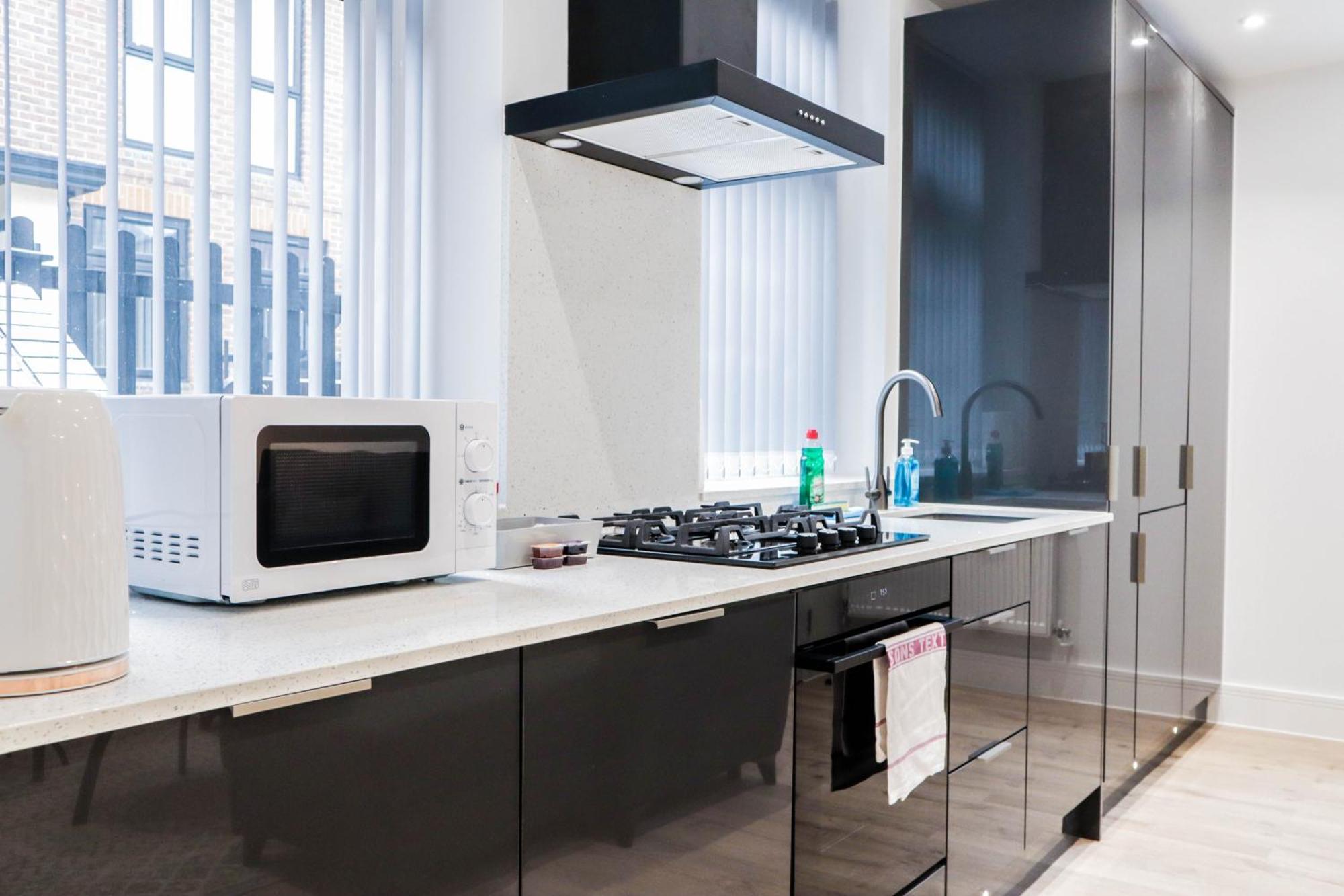 Modern 1-Bed Apartment In Buckinghamshire With Free Wifi, Parking & Garden High Wycombe Esterno foto