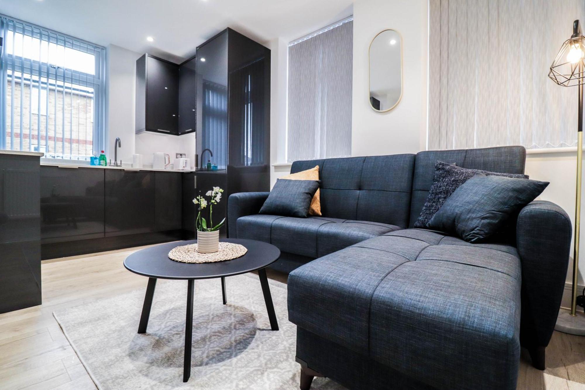 Modern 1-Bed Apartment In Buckinghamshire With Free Wifi, Parking & Garden High Wycombe Esterno foto