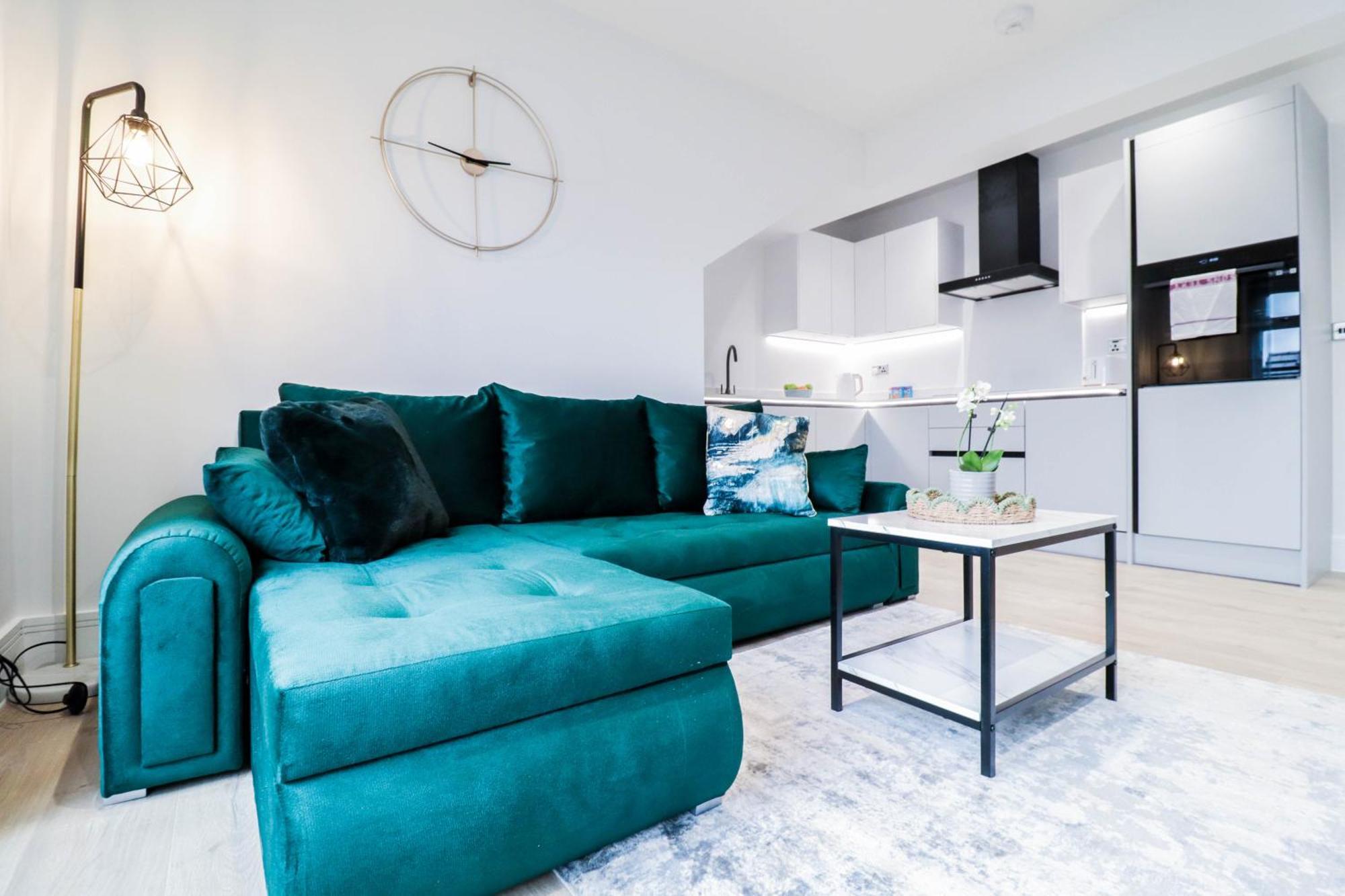 Modern 1-Bed Apartment In Buckinghamshire With Free Wifi, Parking & Garden High Wycombe Esterno foto