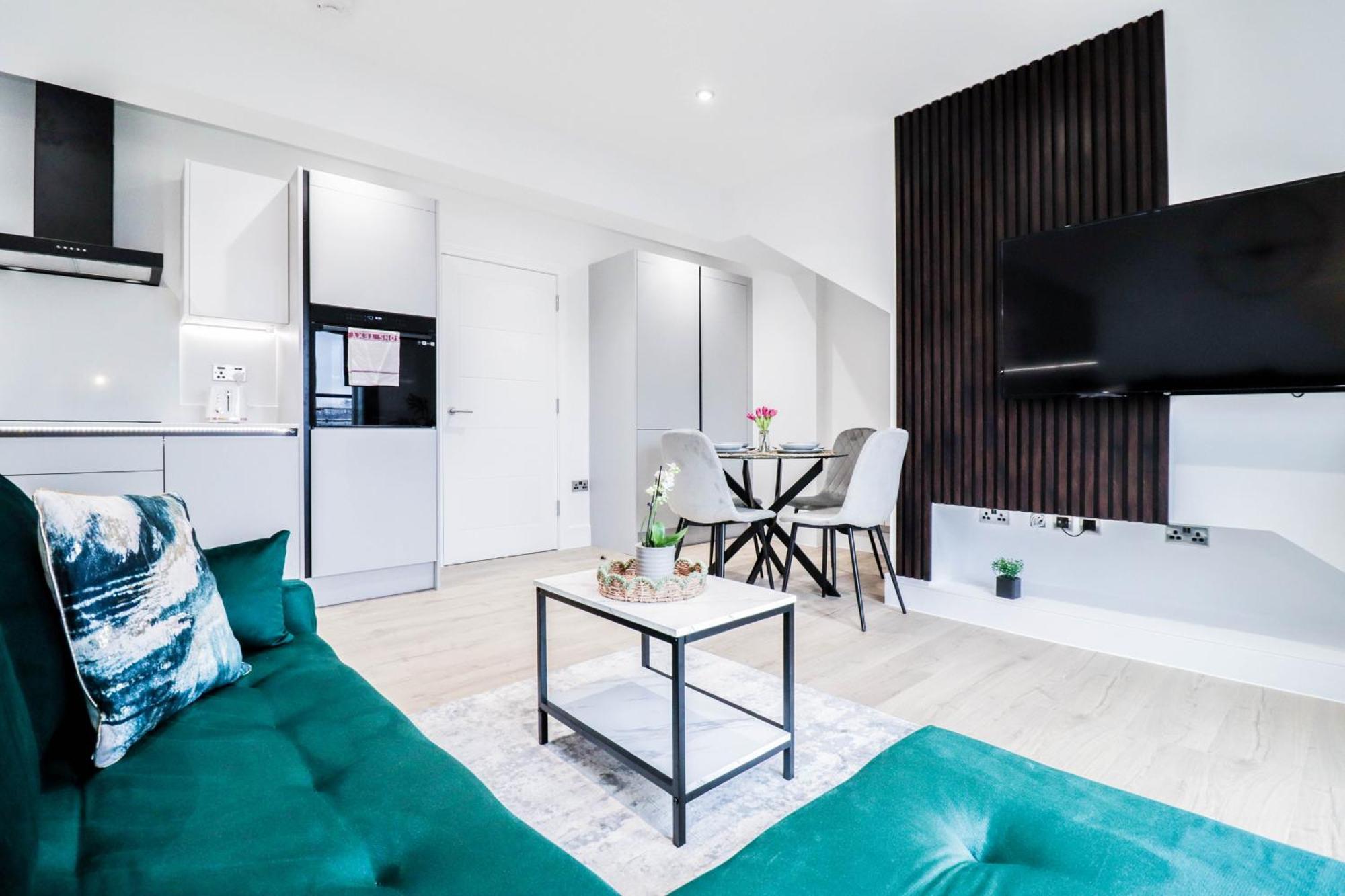 Modern 1-Bed Apartment In Buckinghamshire With Free Wifi, Parking & Garden High Wycombe Esterno foto