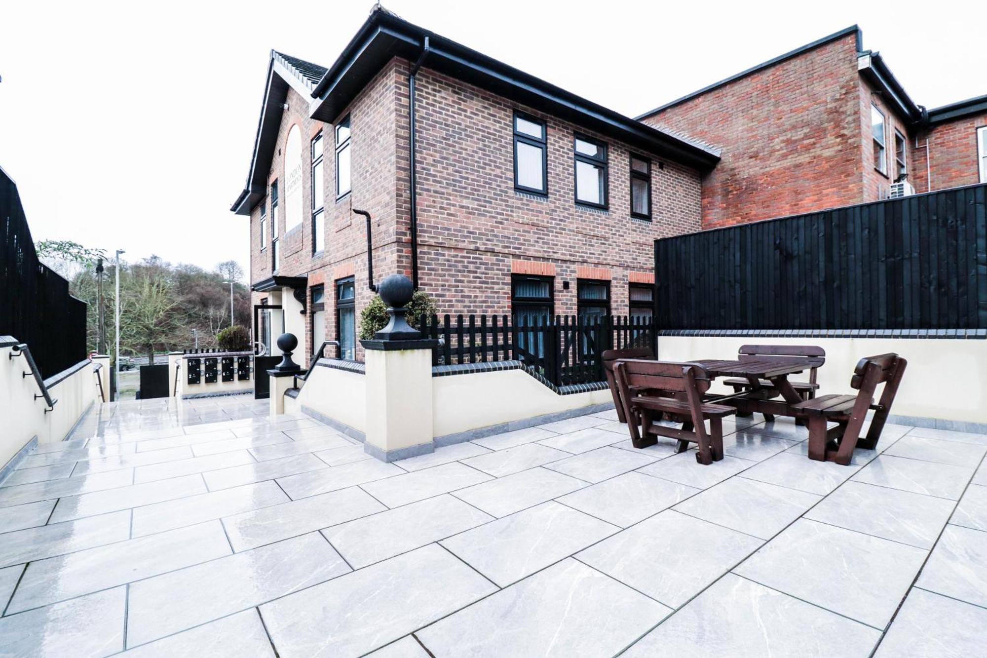Modern 1-Bed Apartment In Buckinghamshire With Free Wifi, Parking & Garden High Wycombe Esterno foto