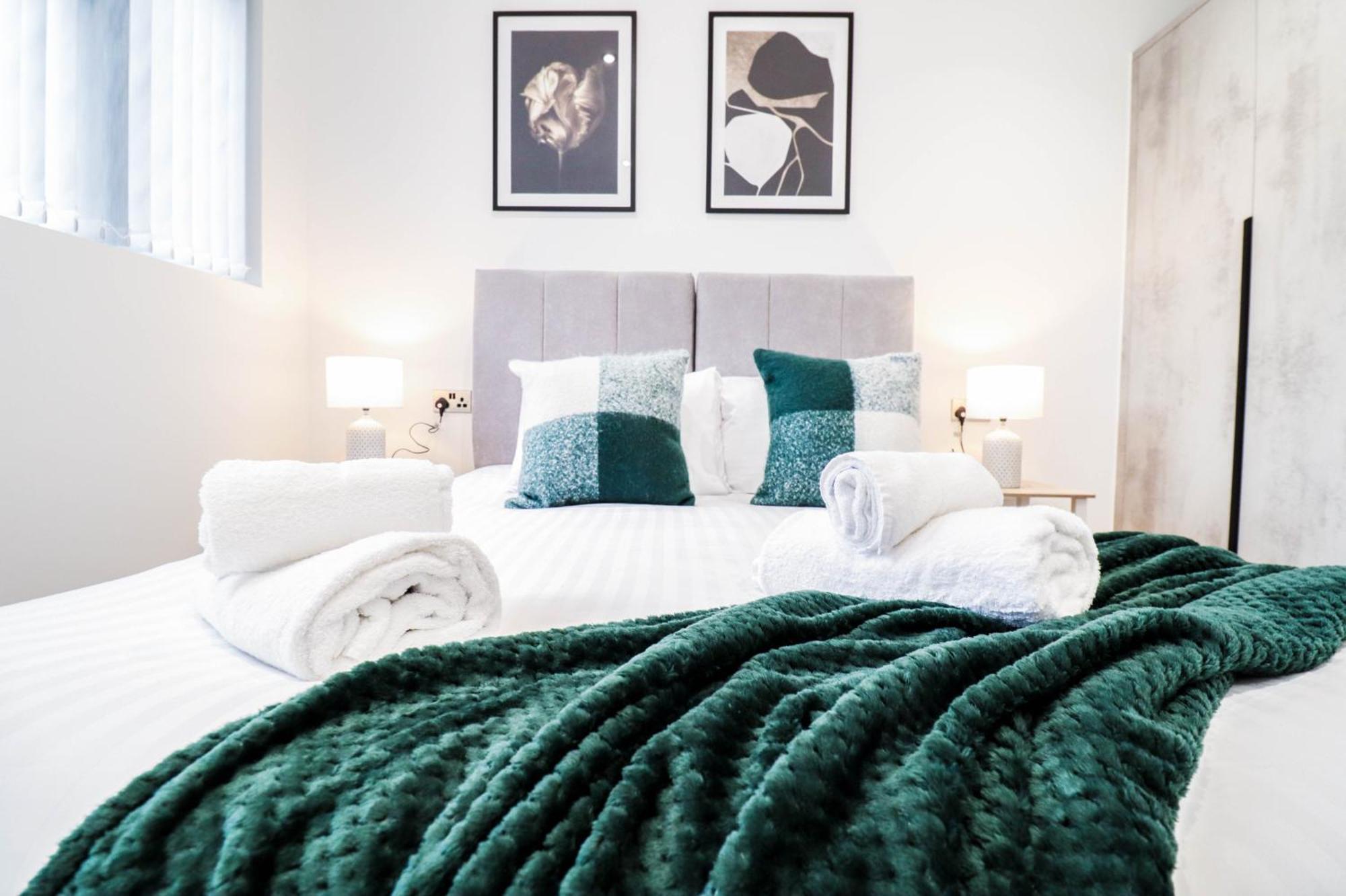 Modern 1-Bed Apartment In Buckinghamshire With Free Wifi, Parking & Garden High Wycombe Esterno foto