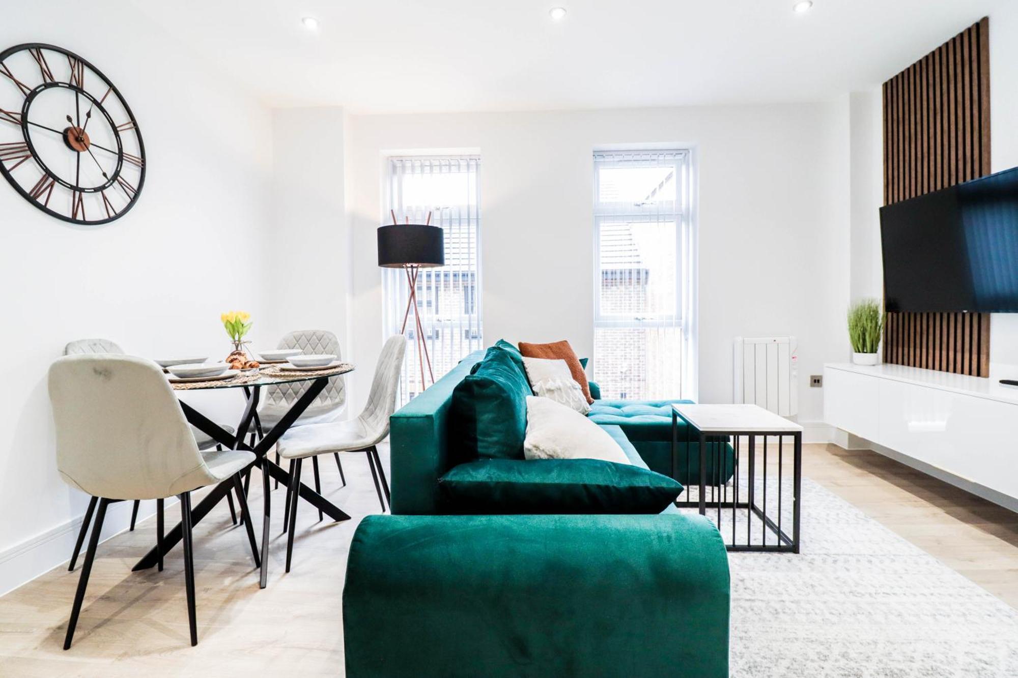 Modern 1-Bed Apartment In Buckinghamshire With Free Wifi, Parking & Garden High Wycombe Esterno foto