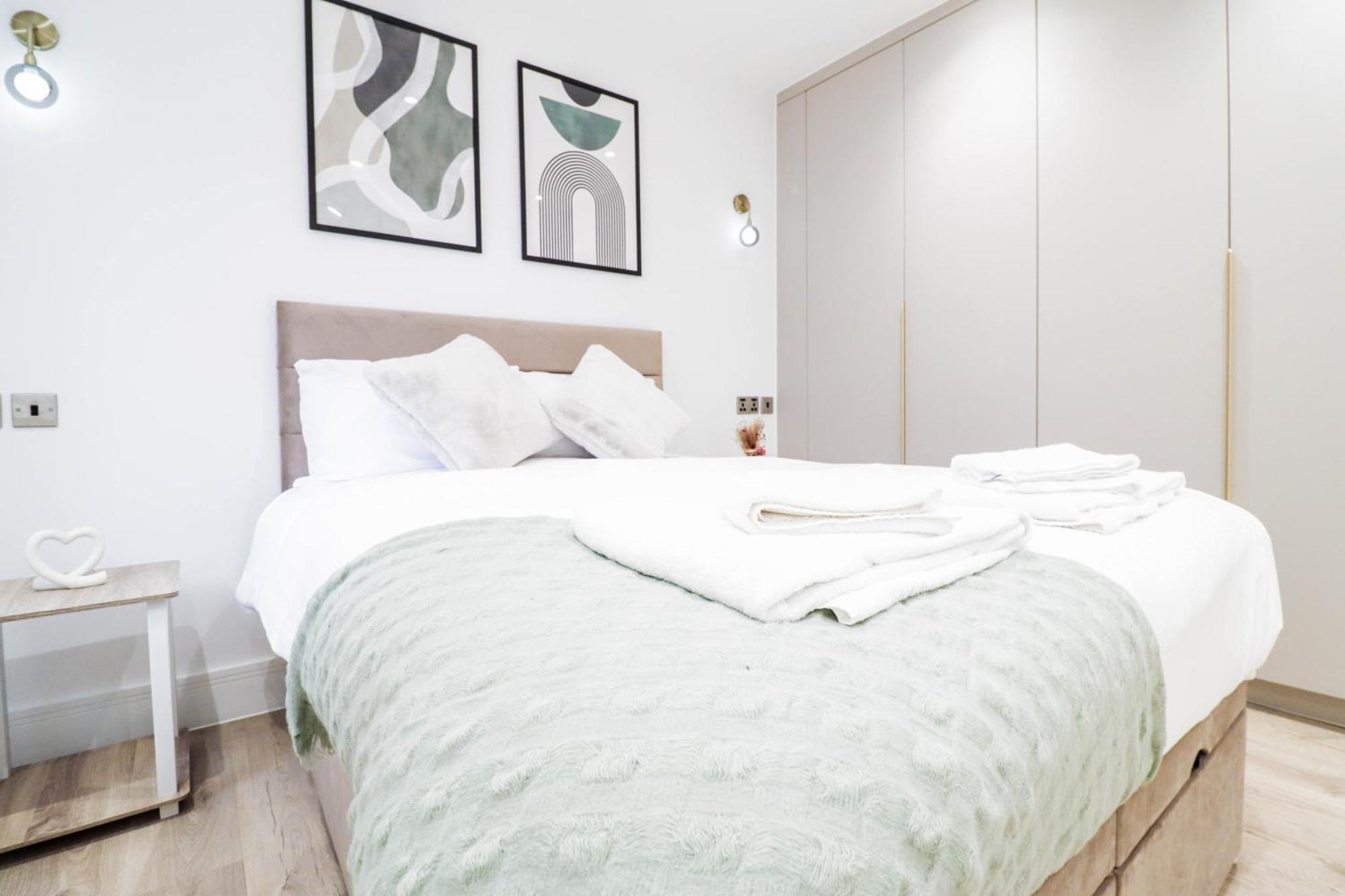 Modern 1-Bed Apartment In Buckinghamshire With Free Wifi, Parking & Garden High Wycombe Esterno foto
